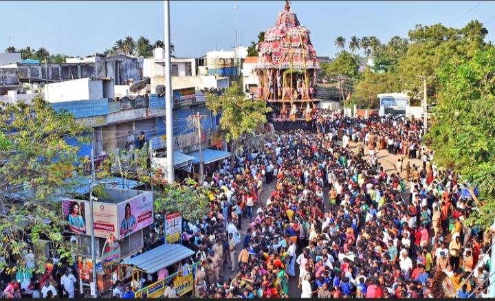 திருச்செந்தூரில் மாசி தேரோட்டம் - வெற்றிவேல் முருகனுக்கு அரோகரா விண்ணை முட்டும் கரகோஷம்!!