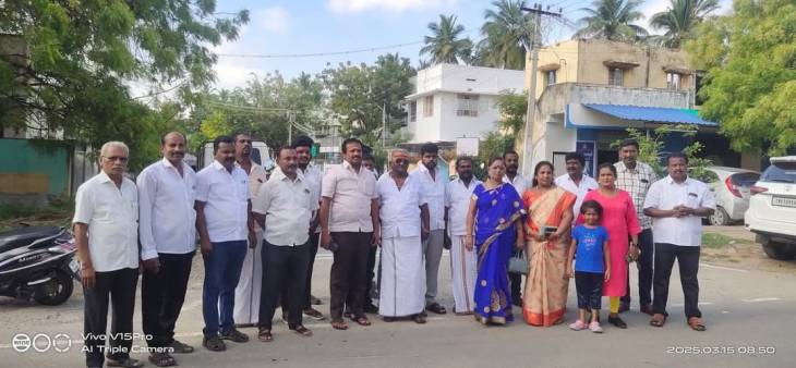அமமுக 8ம் ஆண்டு தொடக்க விழா - முதியோர் இல்லத்தில் காலை உணவு மற்றும் பொதுமக்களுக்கு இனிப்பு வழங்கி கொண்டாட்டம்!!
