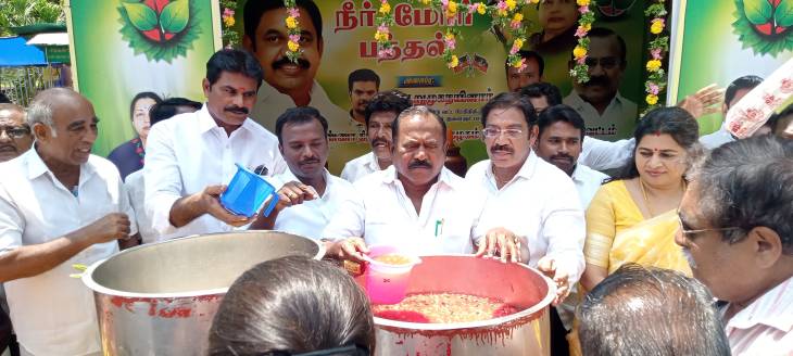 அதிமுக மாவட்ட வர்த்தக அணி சார்பில் நீர் மோர் பந்தல்  - முன்னாள் அமைச்சர் சி.த. செல்லப்பாண்டியன் திறந்து வைத்தார்!!