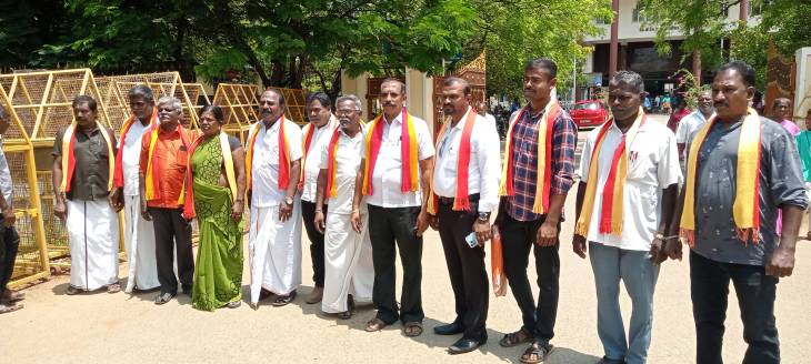 திருச்செந்தூர் ராமசாமிபுரம் கிராமத்தில் அரசு பேருந்து நின்று செல்ல வேண்டி ஆட்சியரிடத்தில் சமக மனு!!