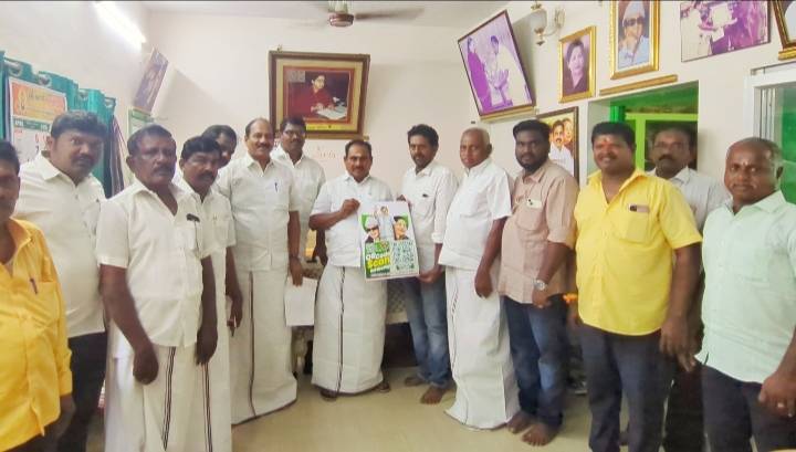 தூத்துக்குடியில் அதிமுக தகவல் தொழில்நுட்ப அணி சார்பில் புதிய வாட்ஸ் அப் சேனல் அறிமுகம்!!