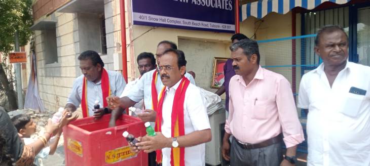 தூத்துக்குடியில் சிலுவைப் பாதை வழிபாடு - தவெக தெற்கு மாவட்ட பொறுப்பாளர் பிரைட்டர் தலைமையில் பொதுமக்களுக்கு நீர் மோர் வழங்கல்!!
