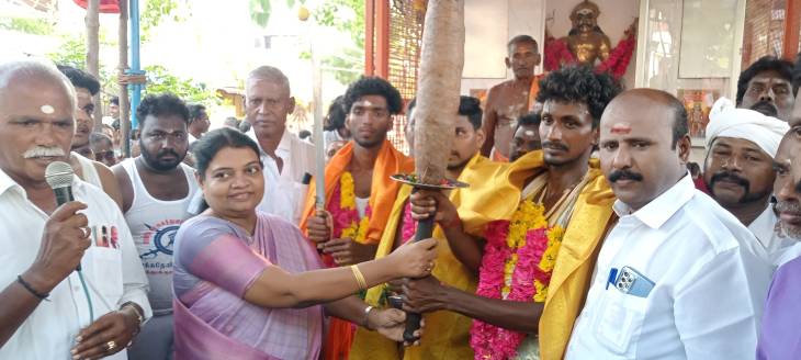 திருச்செந்தூர் செந்திலாண்டவர் புண்ணிய தீர்த்தம், மற்றும் வீரபாண்டிய கட்டபொம்மன் நினைவு ஜோதி அமைச்சர் கீதா ஜீவன் பங்கேற்பு!!