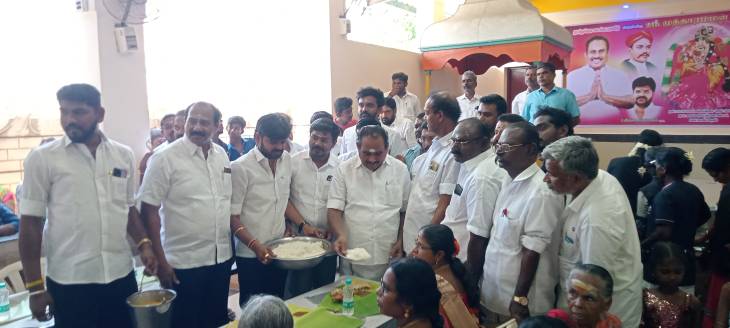 வடக்கு ரத வீதி ஸ்ரீ முத்தாரம்மன் திருக்கோவில் கொடை விழா - முன்னாள் அமைச்சர் எஸ்.பி. சண்முகநாதன் அன்னதானத்தை தொடங்கி வைத்தார்!!