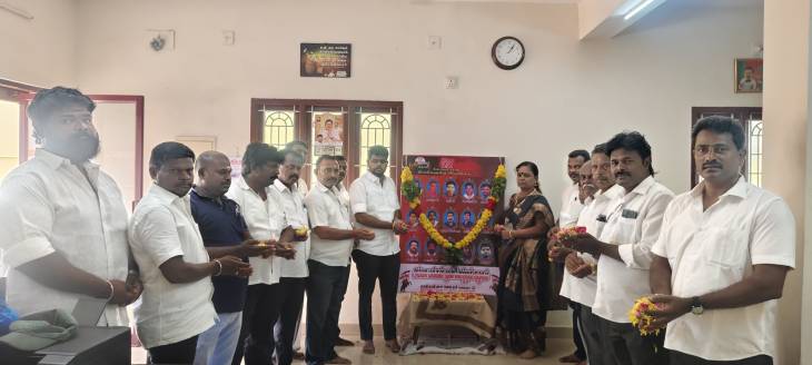 மே 22 தூத்துக்குடி ஸ்டெர்லைட் துப்பாக்கி சூட்டில் உயிரிழந்த சொந்தங்களின் 7 ஆம் ஆண்டு நினைவு தினத்தையொட்டி அமமுக சார்பில் தூத்துக்குடி மாநகர் மாவட்ட செயலாளர் ஜானியல் சாலமோன் மணிராஜ் தலைமையில் நினைவு அஞ்சலி!!