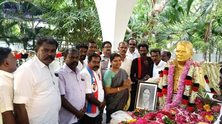 முன்னாள் மாவட்ட கழக திமுக செயலாளர் என். பெரியசாமியின் 8 ம் ஆண்டு நினைவு தினம் - விசிக மத்திய மாவட்ட செயலாளர் ஆட்டோ கணேசன் தலைமையில் மாலை அணிவித்து மரியாதை!!