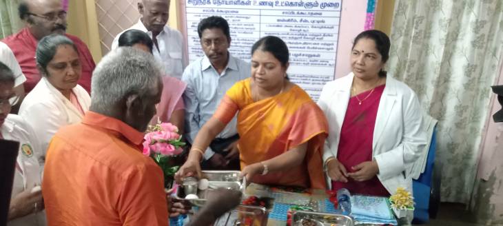 பள்ளிகள் மற்றும் அங்கன்வாடி மையங்கள் ஜூன் 2 ம் தேதி திறந்த முதல் நாளே புத்தகங்கள், பள்ளி சீருடைகள் வழங்க ஏற்பாடு - அமைச்சர் கீதா ஜீவன் தகவல்!!