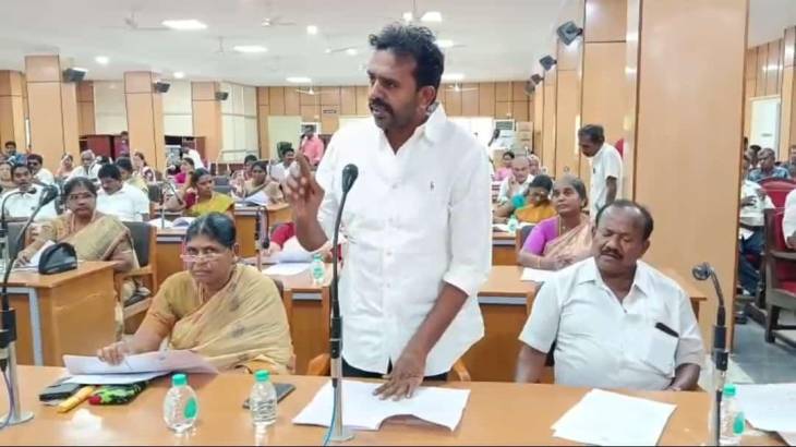 தூத்துக்குடி மாநகராட்சிக்கு தீர்வை (டேக்ஸ்) கட்டுவதில் விதி மீறல்களில் ஈடுபடும் வ‌.உ.சி. கல்லூரி நிர்வாகத்திற்கு அதிமுக கவுன்சிலரும், வழக்கறிஞருமான மந்திர மூர்த்தி கடும் கண்டனம்!!