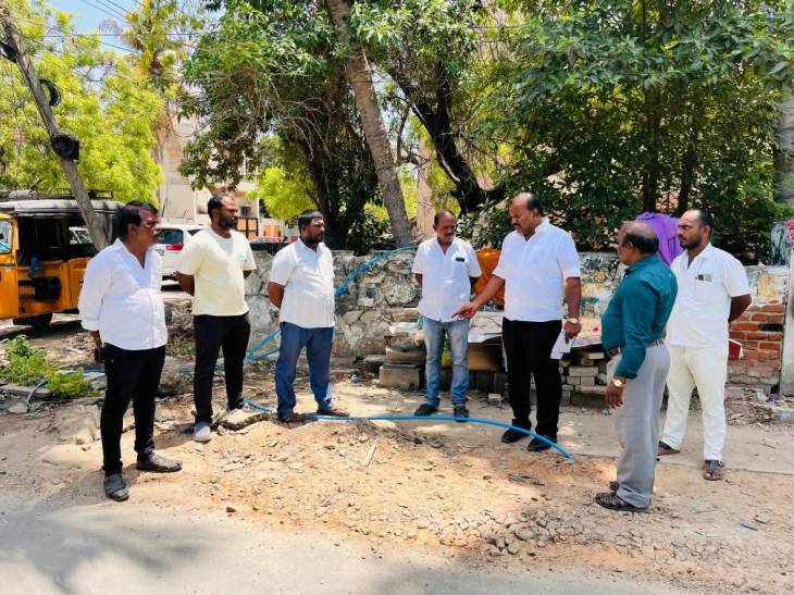 தூத்துக்குடி மாநகராட்சி பகுதிகளில் சீரான குடிநீர் வழங்குவதற்கு நடவடிக்கை எடுக்கப்பட்டு வருவதாக மில்லர்புரம் நீர்தேக்க தொட்டியினை ஆய்வு செய்த போது மேயர் தகவல்!!