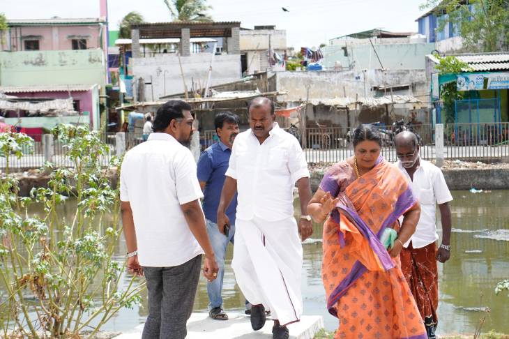 தூத்துக்குடி அண்ணா காலனியில் வடிகால் வசதி வேண்டி கோரிக்கை விடுத்த நிலையில் மேயர் ஜெகன் பெரியசாமி ஆய்வு!!