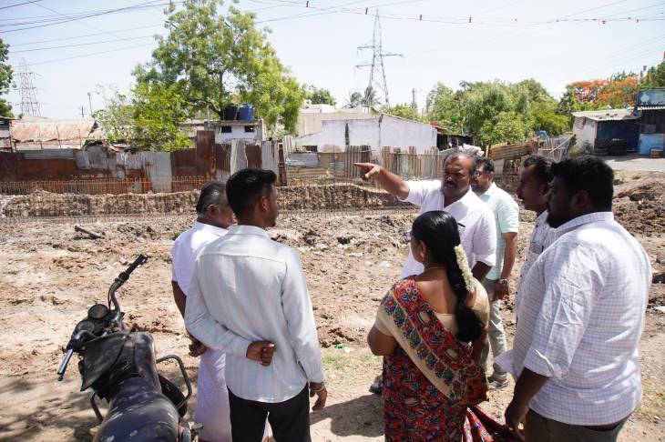 மழைகாலங்களில் தூத்துக்குடி மாநகர பகுதிகளில் மழைநீர் தேங்காமல் இருக்க பல்வேறு நடவடிக்கைகள் எடுக்கப்பட்டு வருகிறது மேயர் ஜெகன் பெரியசாமி!!