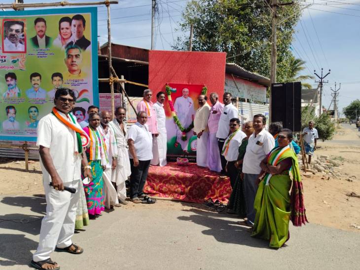 தூத்துக்குடி மாப்பிள்ளையூரணி சிலுவைபட்டியில் காமராஜா் பிறந்தநாள் விழா - மாலை அணிவித்து மரியாதை செய்து இனிப்பு வழங்கி கொண்டாட்டம்!!
     