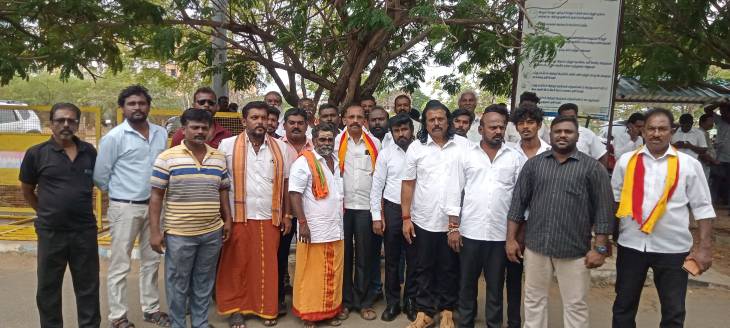 பெருந்தலைவர் காமராஜர் குறித்தும் நாடார் இன மக்கள் குறித்தும் இழிவாக பேசிய நபர்கள் மீது நடவடிக்கை எடுக்க கோரி தூத்துக்குடி மாவட்ட ஆட்சியரிடத்தில் நாடார் மக்கள் கூட்டமைப்பு சார்பில் மனு!!