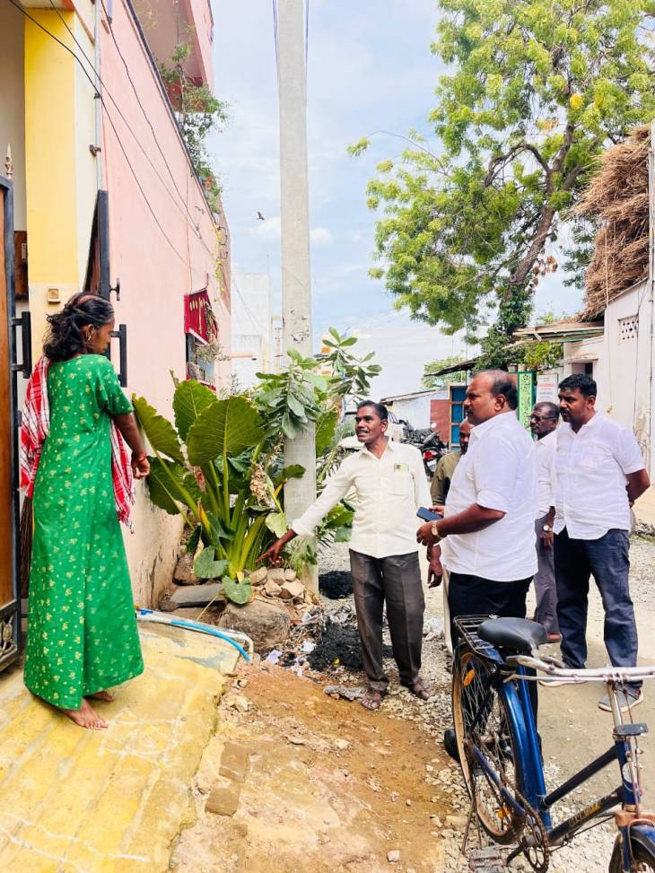 தூத்துக்குடி மாநகராட்சிக்குட்பட்ட பகுதியில் நடைபெற்று வரும் புதிய சாலை, புதிய குடிநீர் பணிகள் குறித்து மேயர் ஜெகன் பெரியசாமி ஆய்வு!!