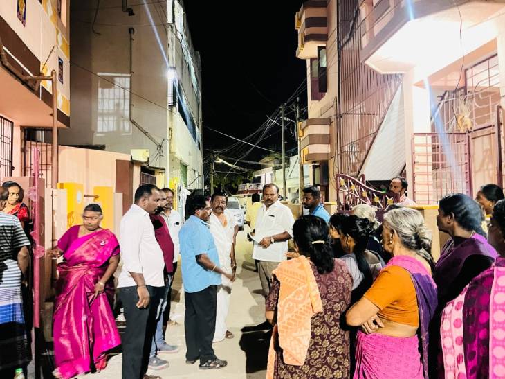 தூத்துக்குடி மாநகராட்சிக்கு உட்பட்ட சங்கராபுரம், பெருமாள் தெரு பகுதிகளில் நடைபெற்று வரும் குடிநீர் குழாய் சீரமைப்பு பணிகளை மேயர் ஜெகன் பெரியசாமி ஆய்வு!!