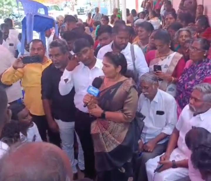 ஆணவப் படுகொலை செய்யப்பட்ட கவின் செல்வ கணேஷ் இல்லத்திற்கு மக்கள் நல உரிமை அமைப்பாளர் அருணாதேவி ரமேஷ் பாண்டியன் நேரில் சென்று ஆறுதல்!!