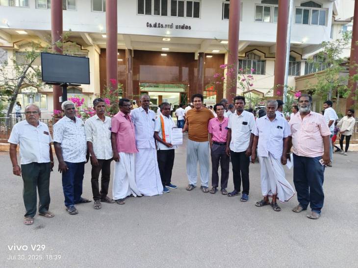 தூத்துக்குடி விமான நிலையத்திற்கு குரூஸ் பர்னாந்து பெயரை சூட்ட வேண்டும் - காங்கிரஸ் கட்சி கலெக்டரிம் கோாிக்கை!!
