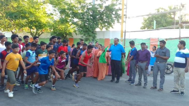 தூத்துக்குடி ஹோலி கிராஸ் ஹோம் சயின்ஸ் கல்லூரியின் பொன்விழாவை முன்னிட்டு மினி மாரத்தான் போட்டி நடைபெற்றது!!