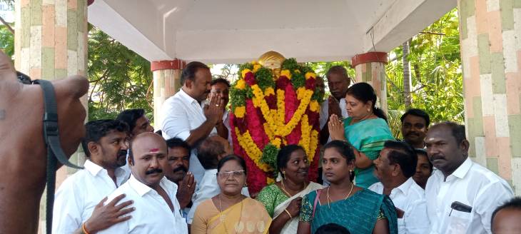 தூத்துக்குடியில் வ.உ.சி யின் பிறந்தநாளை முன்னிட்டு அவரது சிலைக்கு அமைச்சர் கீதாஜீவன் மாலை அணிவித்து மரியாதை செலுத்தினார்!!