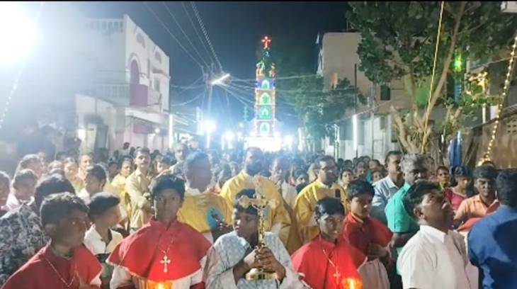 தூத்துக்குடி மறை மாவட்டம் தாளமுத்துநகர் பங்கில் அமைந்துள்ள ஆரோக்கியபுரம்  பாதுகாவலர் புனித ஆரோக்கிய நாதர் ஆலய 105 ம் ஆண்டு திருவிழா கொடியேற்றுத்துடன் தொடங்கியது!!