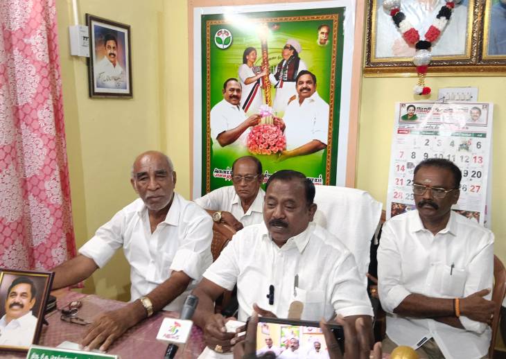 தூத்துக்குடியில் இயங்கி வரும் அனல் மின் நிலைய நிர்வாக சீர்கேடு திமுக மிரட்டலை கண்டித்து அதிமுக சாா்பில் ஆா்ப்பட்டம் நடைபெறும் முன்னாள் அமைச்சர் சித. செல்லப்பாண்டியன் பரபரப்பு பேட்டி!!