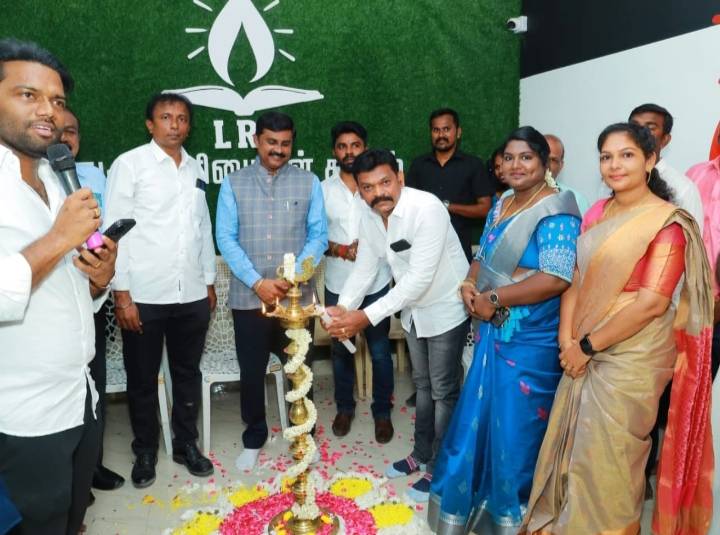 தூத்துக்குடியில் சட்ட உரிமைகள் கழகம் திறப்பு விழா - வக்கீல் ரமேஷ் பாண்டியன் கலந்து கொண்டு குத்துவிளக்கு ஏற்றி சிறப்புரை!!