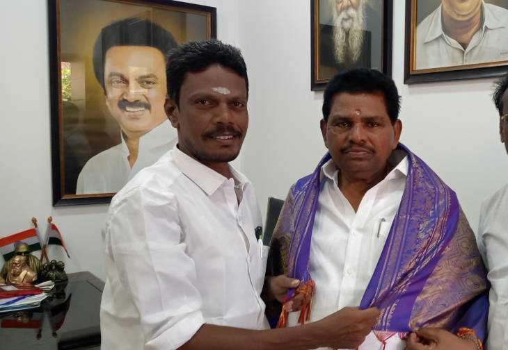 மதிமுக தெற்கு மாவட்ட இளைஞரணி அமைப்பாளர் சரவணப்பெருமாள், அமைச்சர் அனிதா ஆர். ராதாகிருஷ்ணனை நேரில் சந்தித்து வாழ்த்து!!