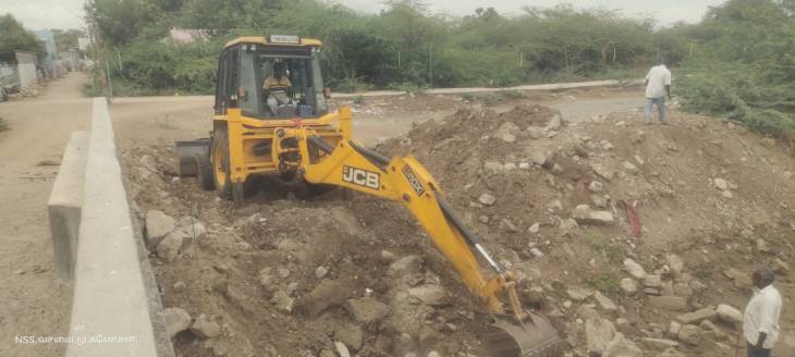 எம்.சி. சண்முகையா MLA நிதியில் வசவப்பபுரம் பகுதியில் புதிய படித்துறை அமைக்கும் பணி தொடக்கம்!!