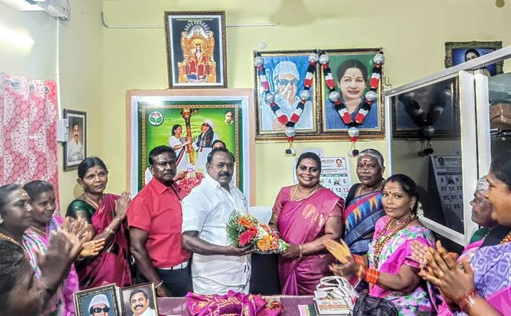 அதிமுக முன்னாள் அமைச்சர் செல்லப்பாண்டியனை மரியாதை நிமித்தமாக சந்தித்த மகளிர் அணி துணைச் செயலாளர்!!