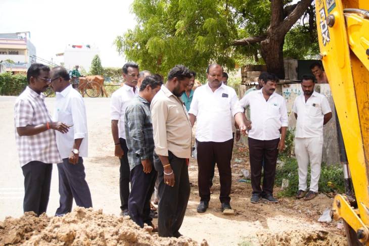ஓம் சாந்தி நகரில் மழைநீர் வெளியேற்ற மின் மோட்டார் அறை – மேயர் ஜெகன் பெருமையுடன் தொடக்கம்!!
