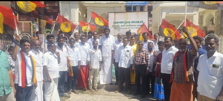 தூத்துக்குடியில் காந்தி ஜெயந்தி, காமராஜ் நினைவு நாள் – தேமுதிக சார்பில் மரியாதை!!
