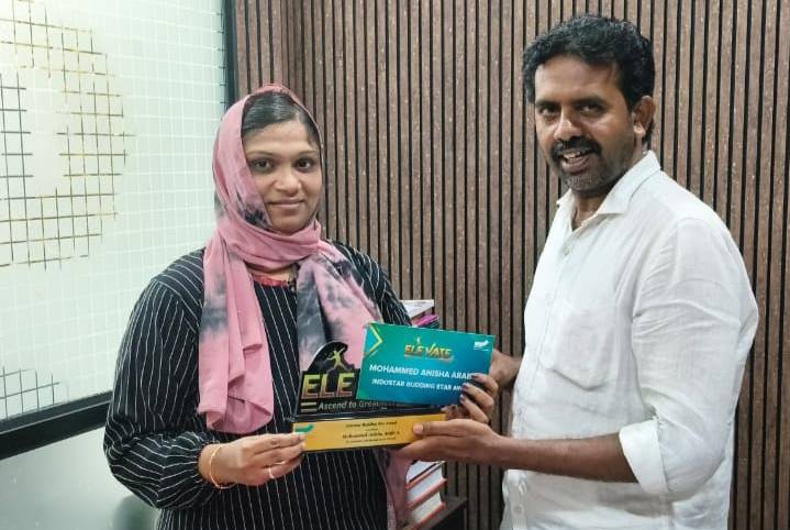 உலக அளவில் விருது பெற்ற தூத்துக்குடி வீரமங்கை அனிஷா அரபிக்கு வழக்கறிஞர் மந்திர மூர்த்தி பாராட்டு!!
