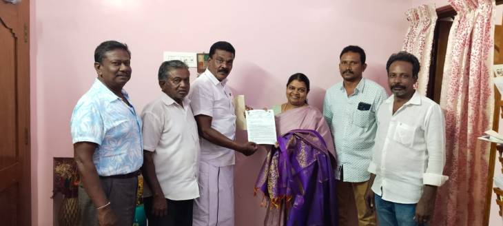 தூத்துக்குடியில் கிறிஸ்துமஸ் கரோல் வாகன கொண்டாட்டத்துக்கான முன்னேற்பாடுகளை செய்து தருமாறு அமைச்சர் கீதாஜீவனிடம் கோரிக்கை!!