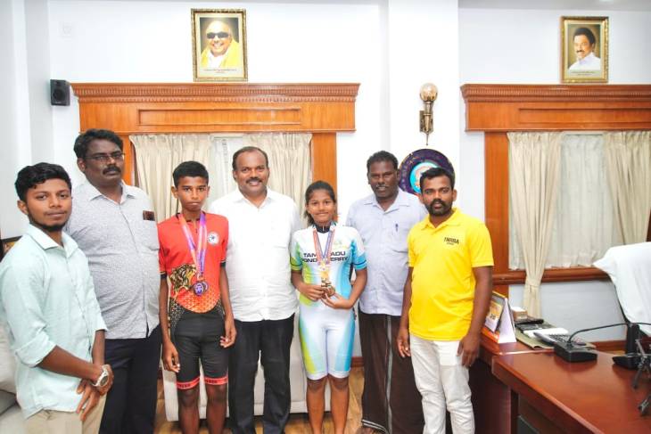 தேசிய போட்டிக்குத் தேர்வான மாணவர்களுக்கு மேயர் ஜெகன் பெரியசாமி வாழ்த்து!!
