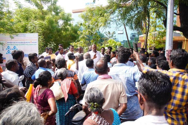 தூய்மைப் பணியாளர்களின் முகத்தில் புன்னகை மலர வைத்த மேயர் ஜெகன் – 2,500 ரூபாய் தீபாவளி போனஸ் வழங்க ஏற்பாடு!!