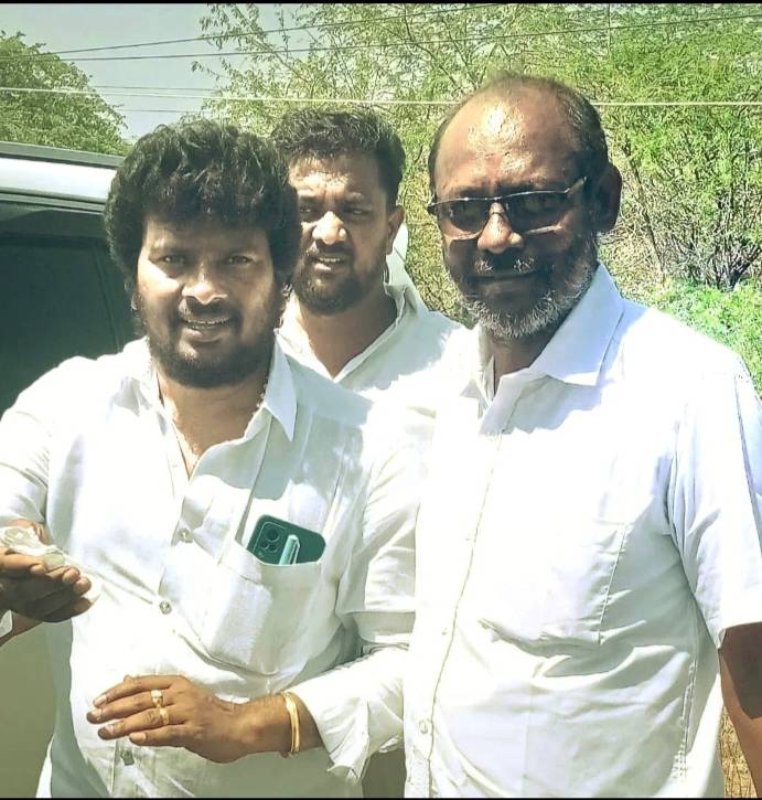 “புரட்சியின் ஒளியாய் விளங்கும் ருசேந்திரகுமாருக்கு இனிய பிறந்தநாள் வாழ்த்துகள்!” 

