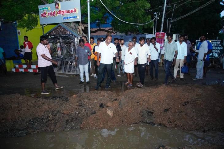 மழைநீர் அகற்றும் பணிகள் வேகமாக நடைபெறுகிறது – மேயர் ஜெகன் பெரியசாமி ஆய்வு!!