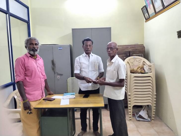 தூத்துக்குடி நாயுடு மகாஜன சங்கம் டிரஸ்ட் சார்பில் ஊழியர்களுக்கு தீபாவளி போனஸ் வழங்கப்பட்டது!!