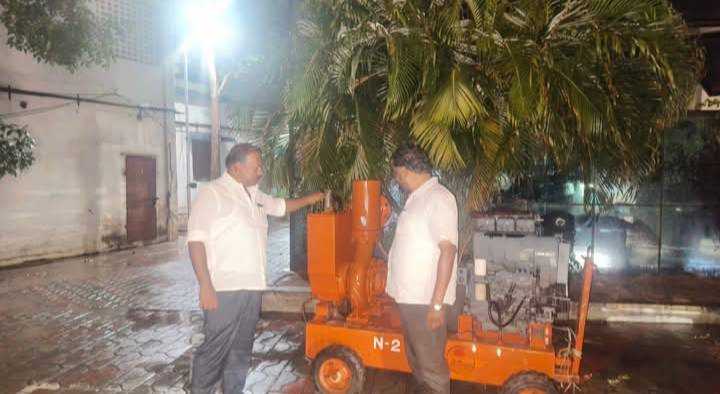 மழை வந்தாலும் மந்தம் இல்லை - மாநகரம் முழுக்க பாயும் பணி!