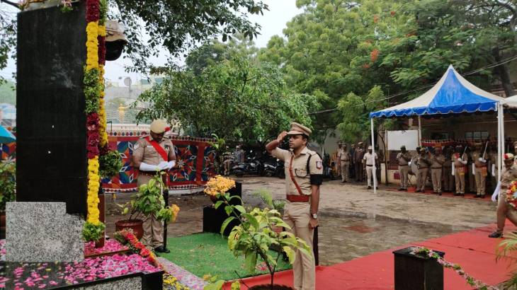 "வீர காவலர்களுக்கு மரியாதை – தூத்துக்குடியில் காவலர் வீர வணக்க நாள் அனுசரிப்பு"