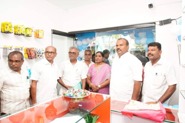 தூத்துக்குடி பாளை ரோட்டில் புதிய “பேபி மொபைல்ஸ்” வணிக நிறுவனம் திறப்பு!!