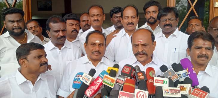 வாக்காளர் பட்டியல் திருத்தப் பணியில் முறைகேடு தடுக்க நடவடிக்கை எடுக்க கோரிக்கை — அதிமுக சார்பில் மாவட்ட ஆட்சியரிடம் மனு!!