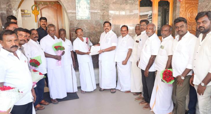 “உப்பள தொழிலை காப்போம் — எடப்பாடி பழனிச்சாமியுடன் தூத்துக்குடி உப்பு உற்பத்தியாளர்களின் முக்கியச் சந்திப்பு”
