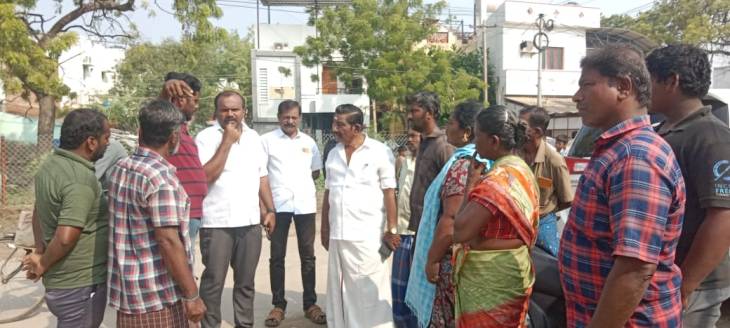 தூத்துக்குடி ஜார்ஜ் ரோட்டில் மணல் அகற்றும் பணி – மேயர் ஜெகன் நேரில் ஆய்வு!!
