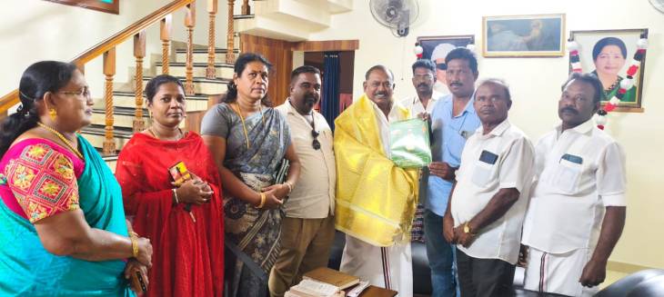 பரத சமூக ஜெயந்தி விழா அழைப்பை பெற்றுச் சிறப்பித்த முன்னாள் அமைச்சர் சி.த. செல்லப்பாண்டியன்!!