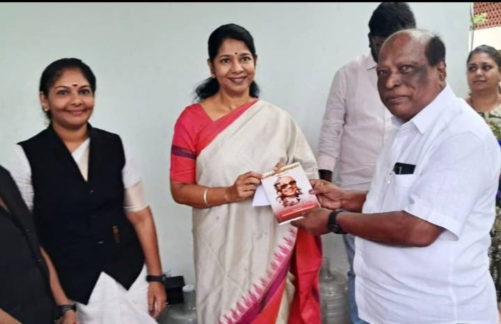 கனிமொழி கருணாநிதி எம்பியை சந்தித்து தூத்துக்குடியில் இருந்து ஸ்டெர்லைட் டை நிரந்தரமாக நீக்க மனு அளித்த வழக்கறிஞர் அருணாதேவி ரமேஷ் பாண்டியன்!!