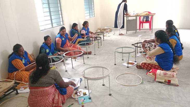 “சொன்னால் செய்கிறார் சண்முகையா எம்எல்ஏ” – அய்யனடைப்பில் மகளிர்க்கு கனவு கட்டிடம், இன்று திறன் வளர்ப்பு மையம்!
