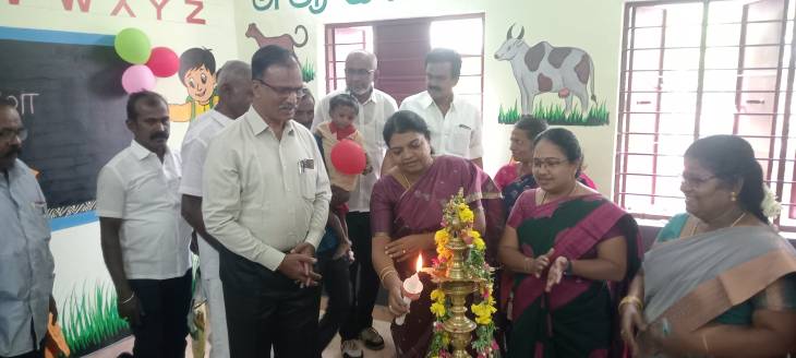 அங்கன்வாடி சிறார்களுடன் இனிய தருணம் — தூத்துக்குடியில் புதிய அங்கன்வாடி மையம் திறந்து வைத்த அமைச்சர் கீதா ஜீவன்!!