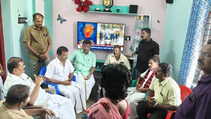 உடல்நலம் விசாரித்த எம்எல்ஏ: புதூர் பேரூர் கழகச் செயலாளரை நேரில் சந்தித்த மார்கண்டேயன்!!
