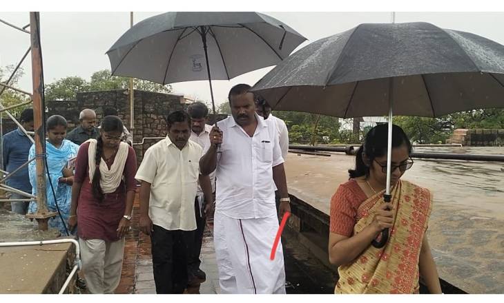 “குறைதீர்க்கும் முகாமுக்குப் பின் மொட்டை மாடி ‘சர்ப்ரைஸ்’ ஆய்வு – அதிகாரிகளை திடுக்கிட வைத்த மேயர் ஜெகன்!”